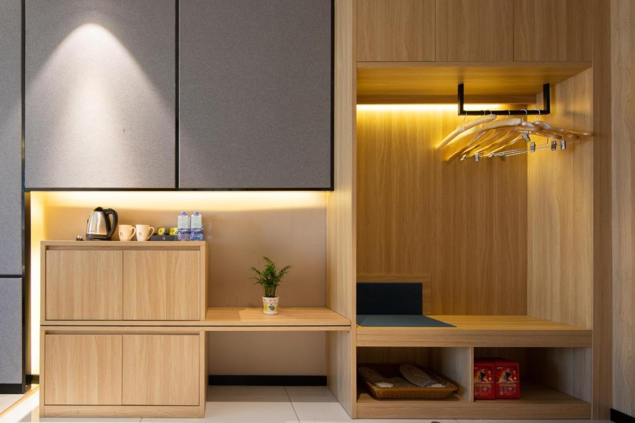 Ausotel By Argyle Baiyun International Airport Renhe Metro Exit B Гуанчжоу Экстерьер фото